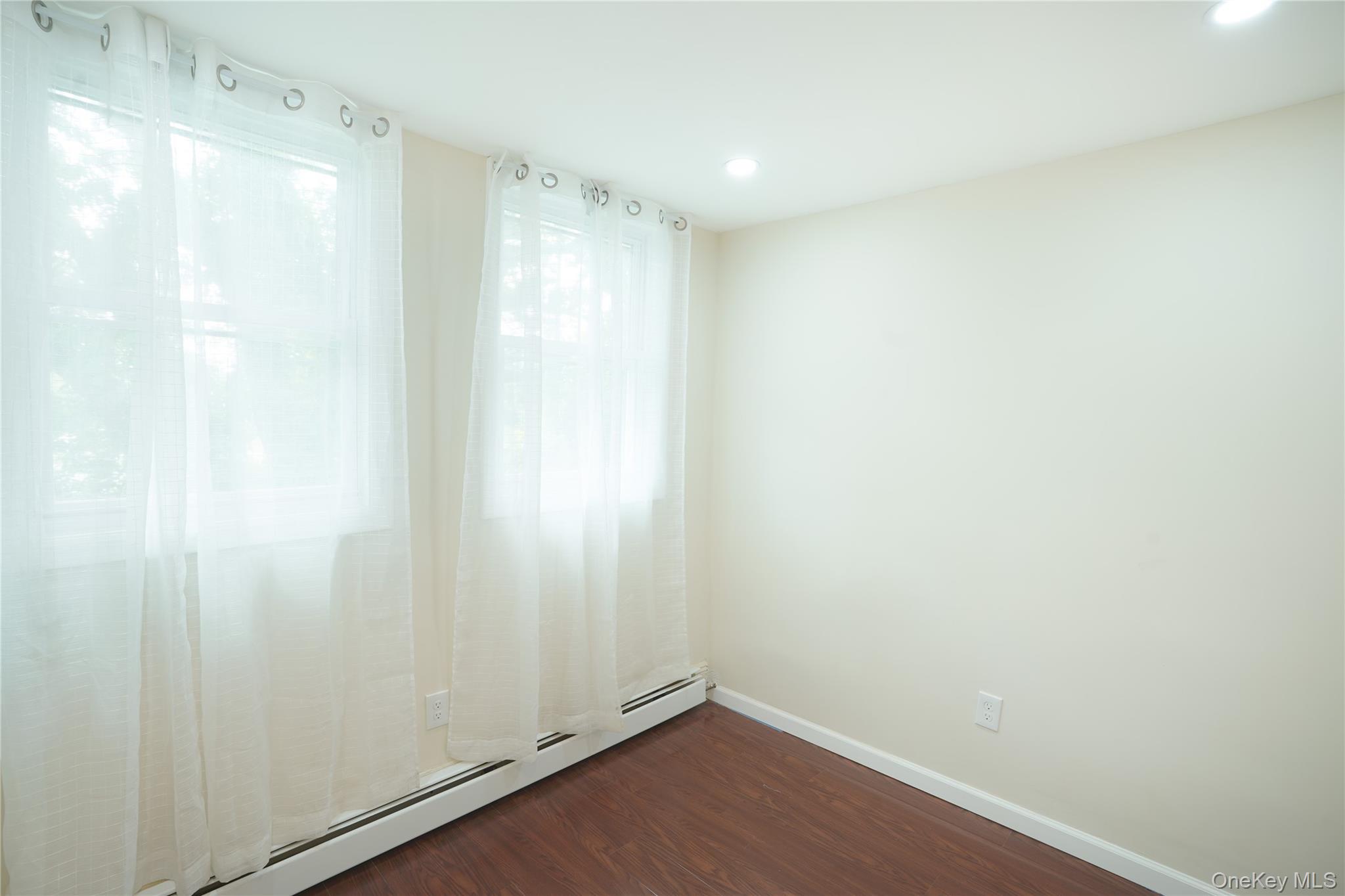 144 Carleton Avenue Property Photo 23