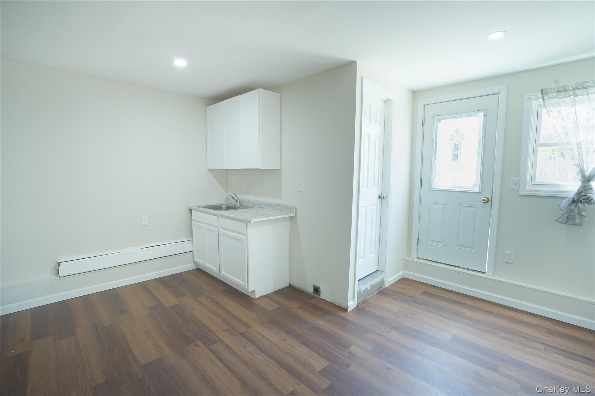144 Carleton Avenue Property Photo 40
