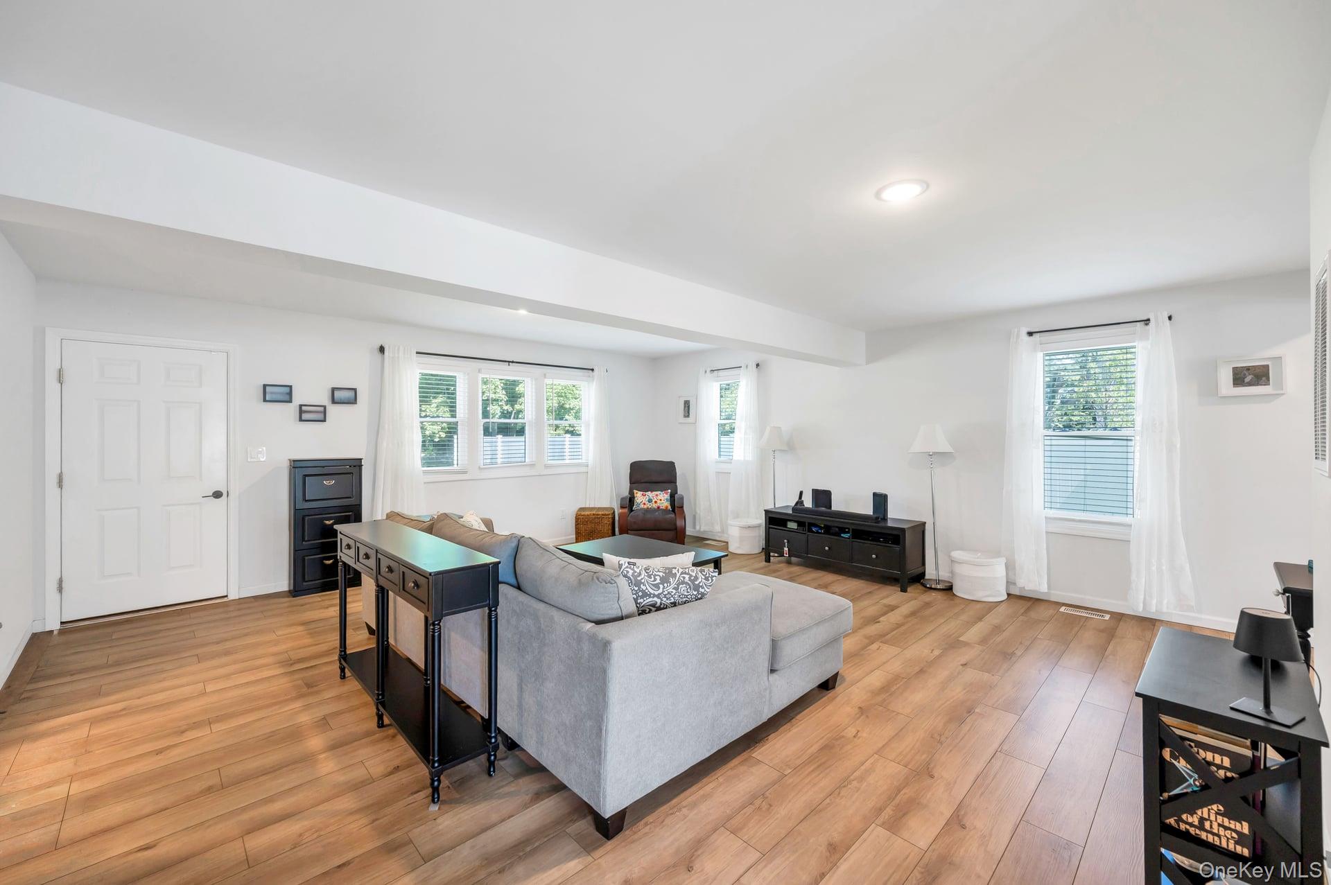 5 Hawkins Avenue Property Photo 6