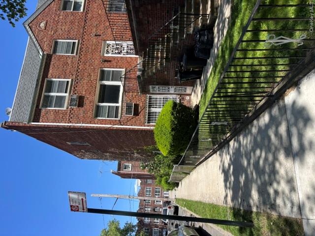 819 Midwood Street Property Photo 3