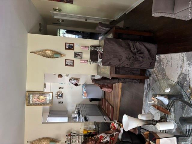 819 Midwood Street Property Photo 6