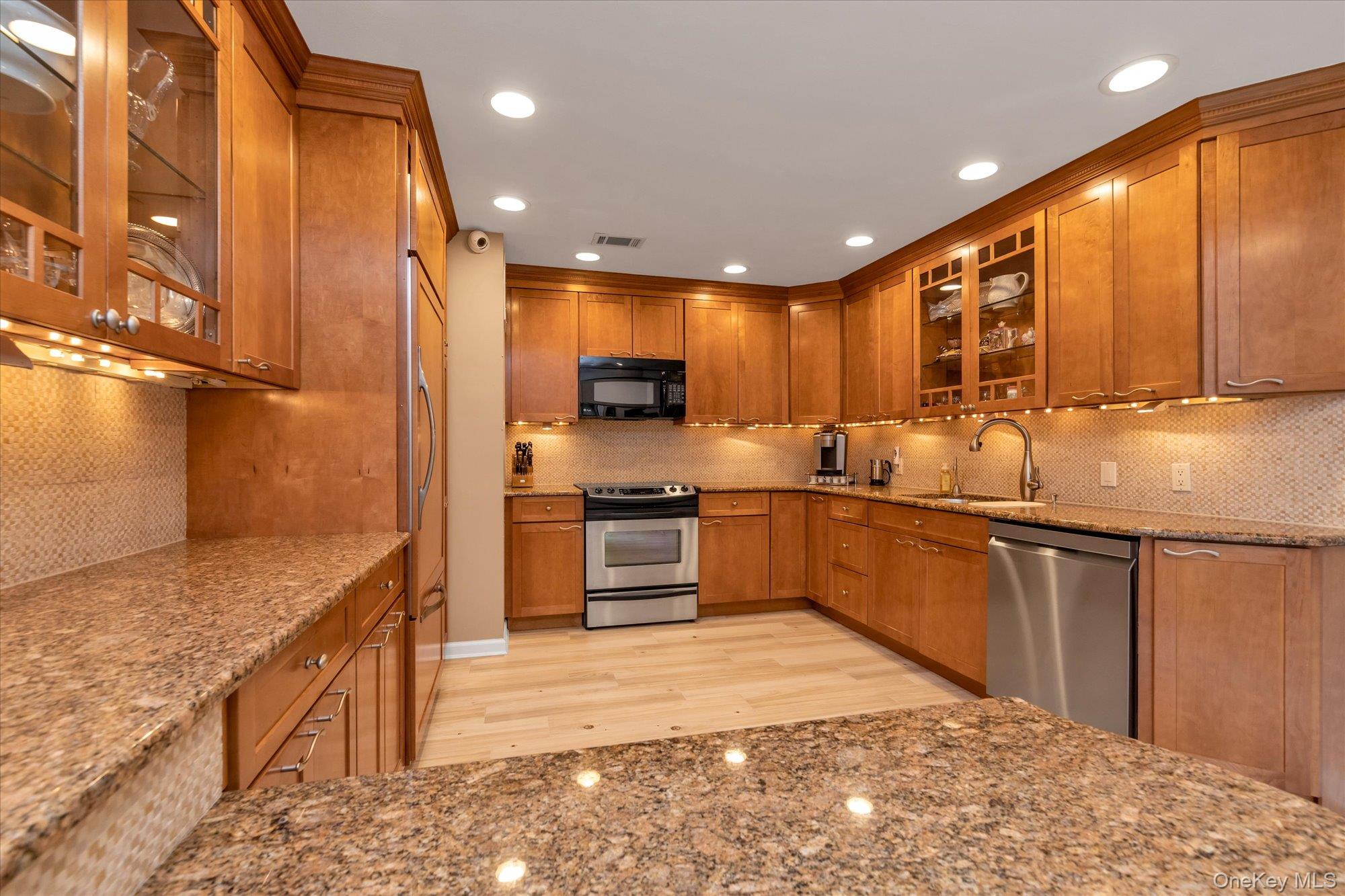 51 Wimbledon Drive Property Photo 4
