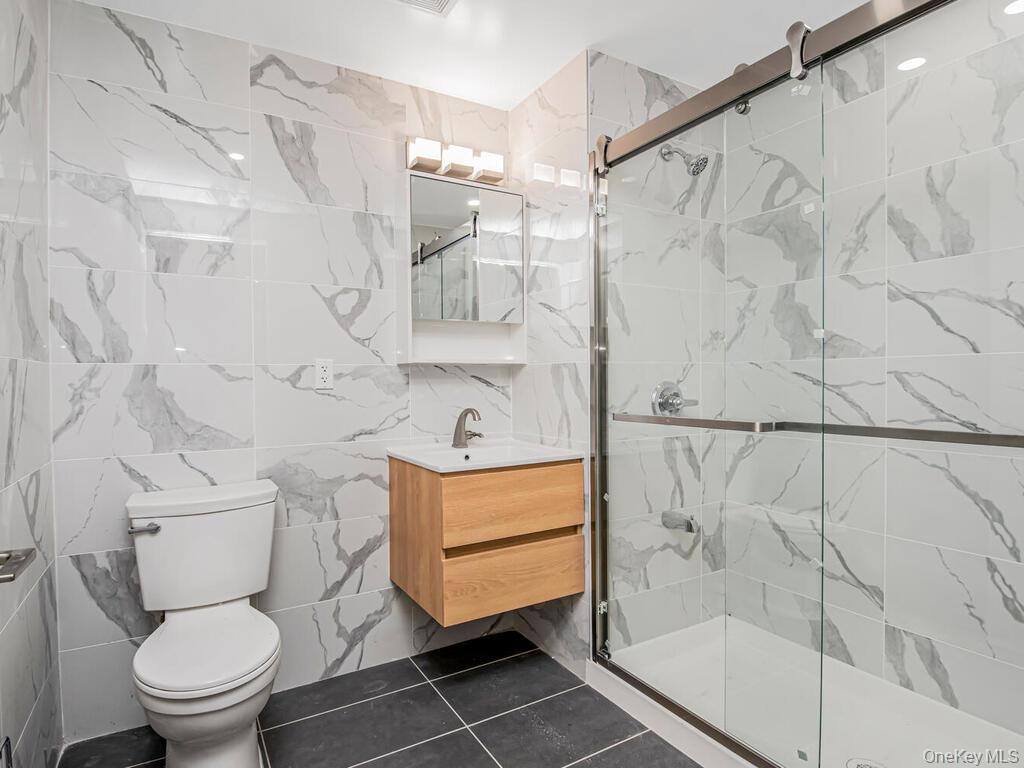 3641 Johnson Avenue 1c Property Photo 6