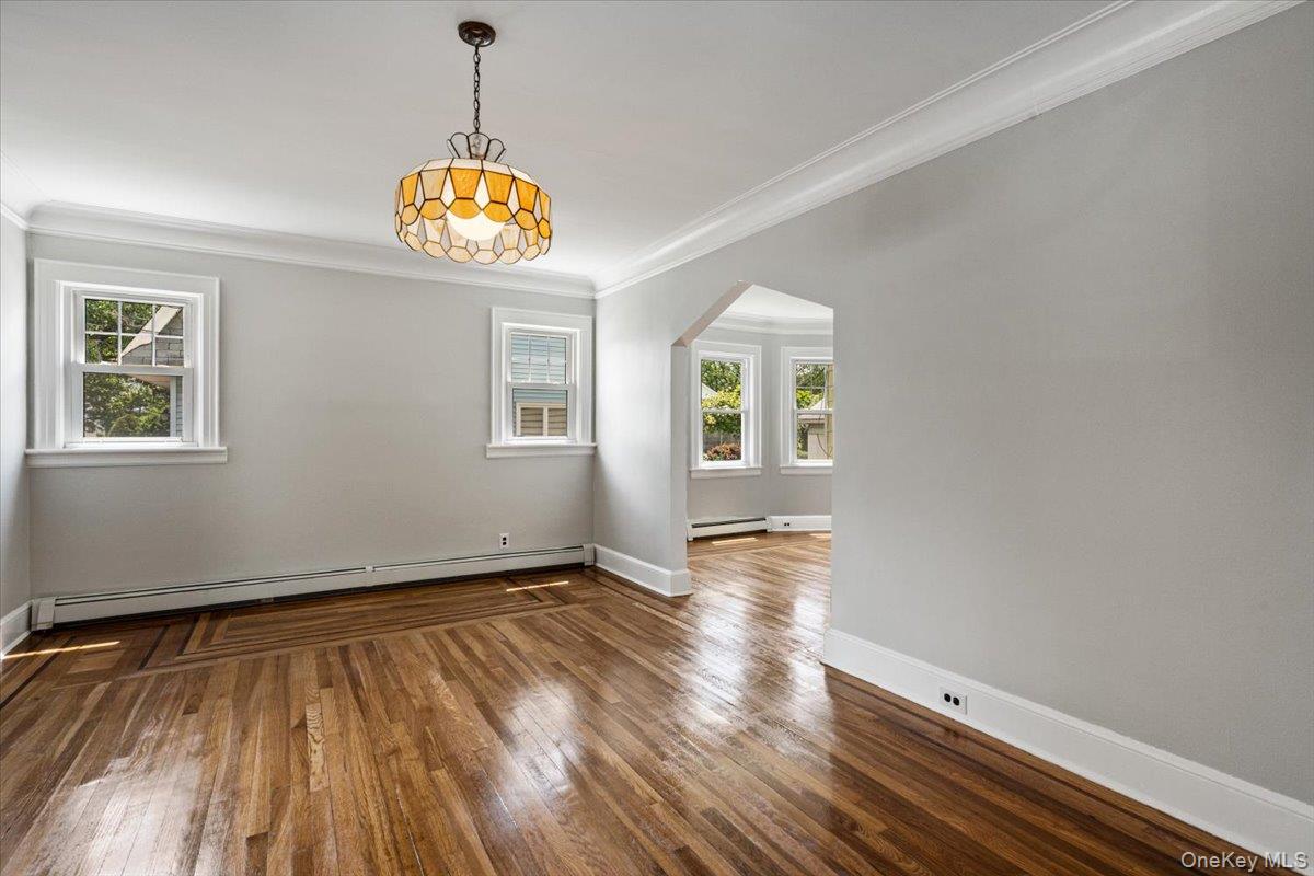 205 Roslyn Road Property Photo 11