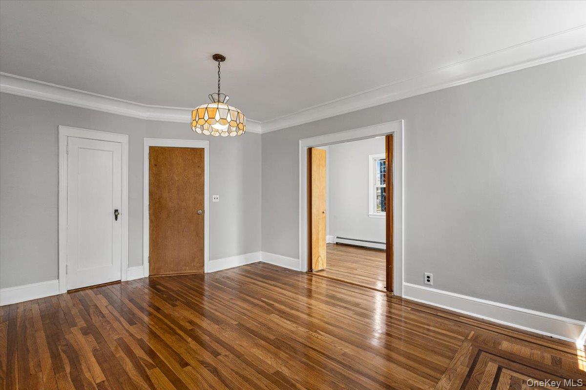 205 Roslyn Road Property Photo 12