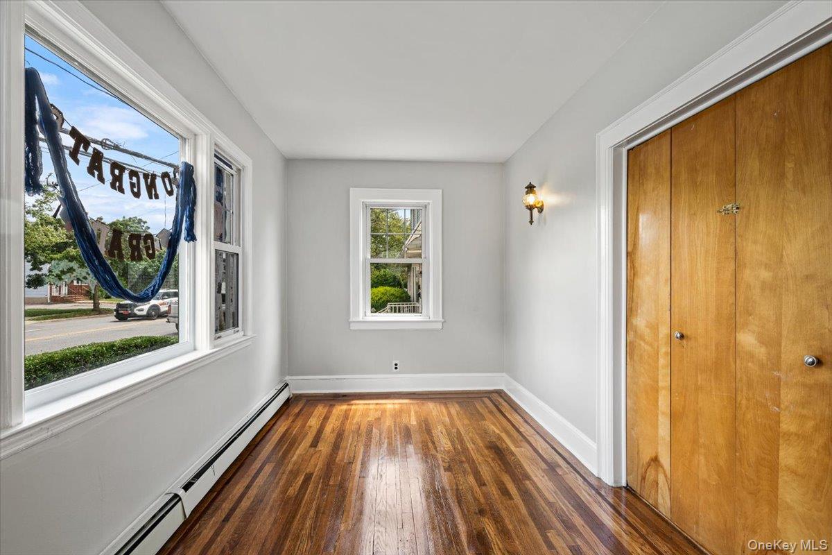 205 Roslyn Road Property Photo 14