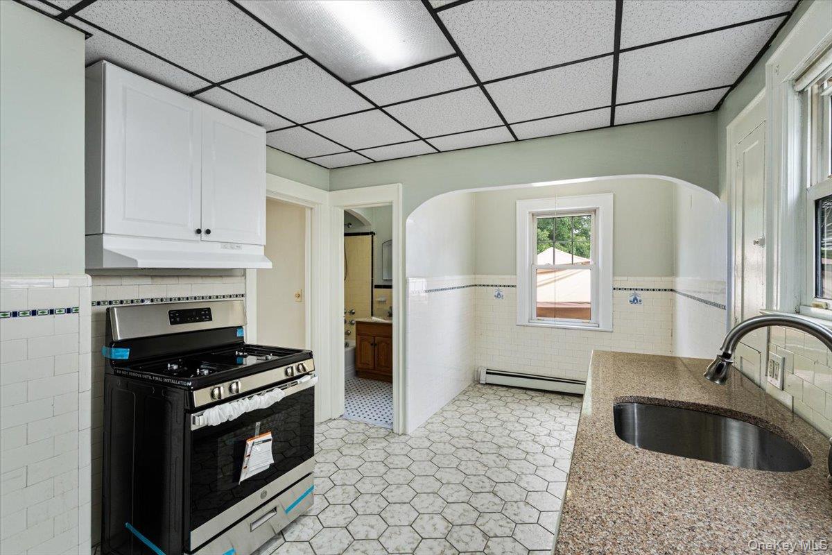 205 Roslyn Road Property Photo 20