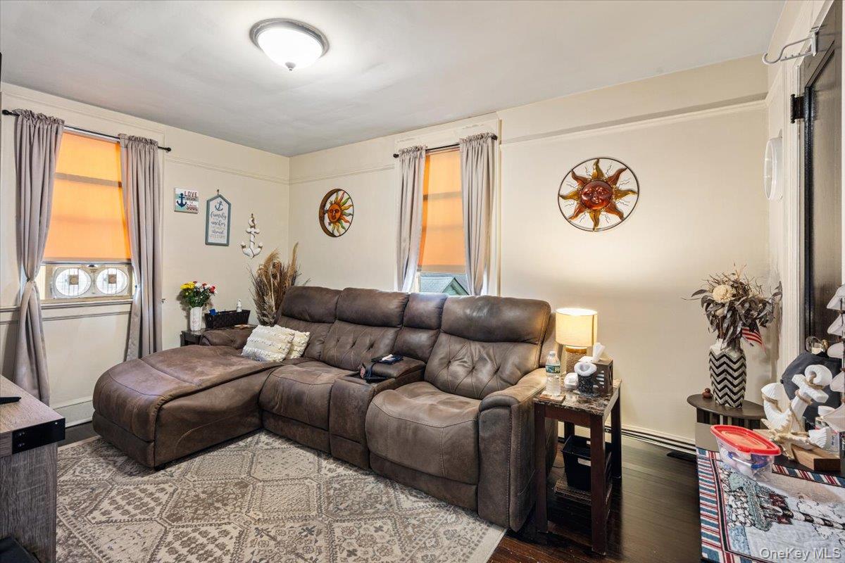 205 Roslyn Road Property Photo 27
