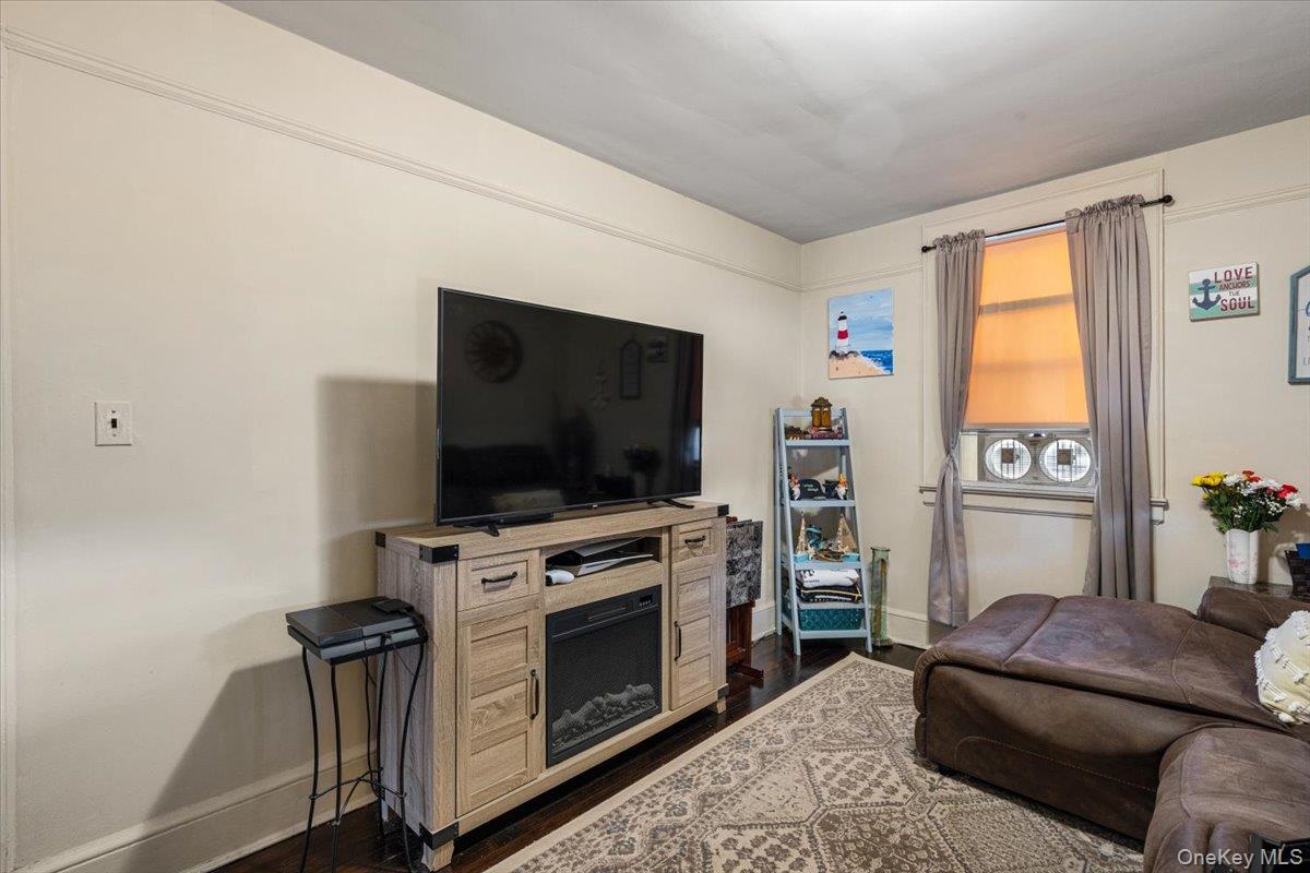 205 Roslyn Road Property Photo 28