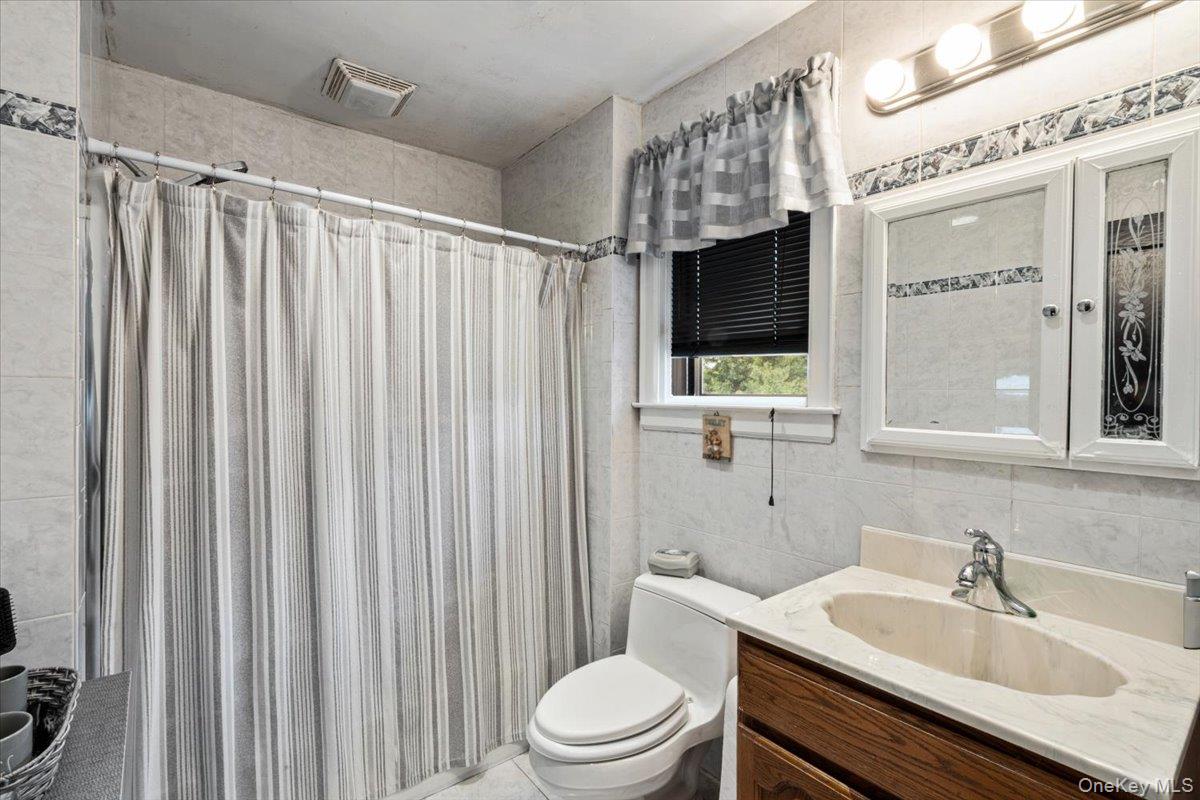 205 Roslyn Road Property Photo 29