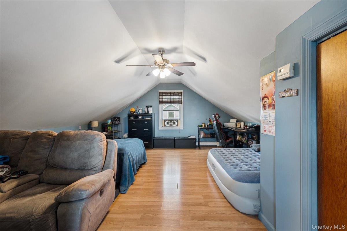 205 Roslyn Road Property Photo 33