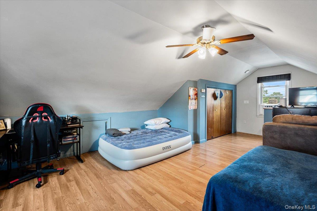 205 Roslyn Road Property Photo 34