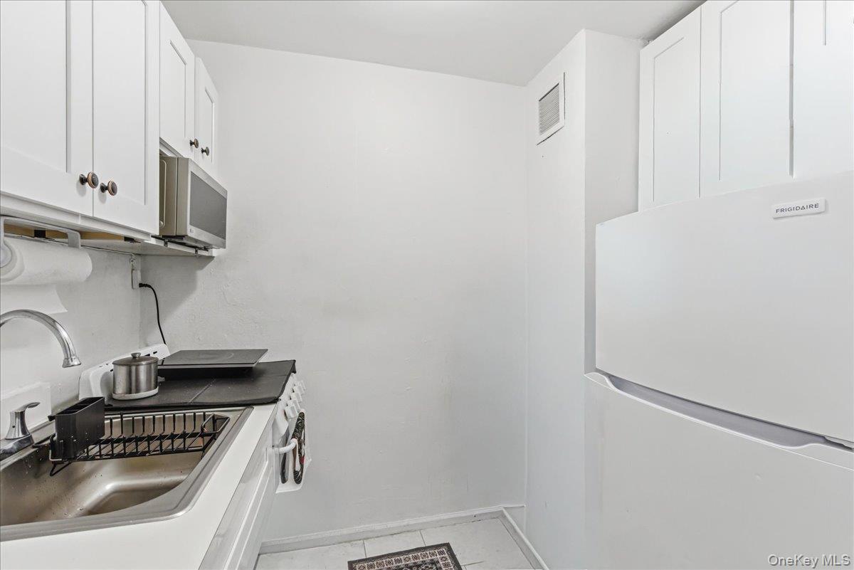 62-59 108th Street 4c Property Photo 4