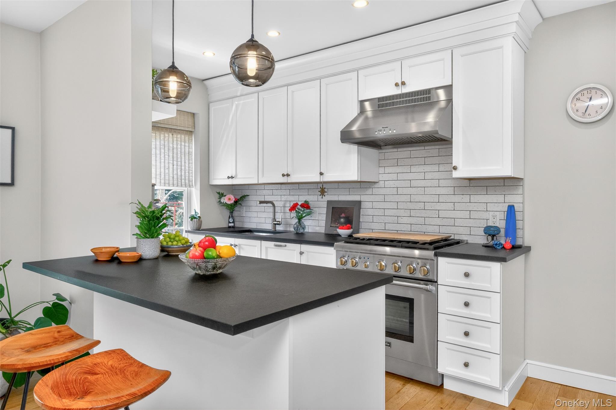 305 Sixth Avenue 2e Property Photo 4
