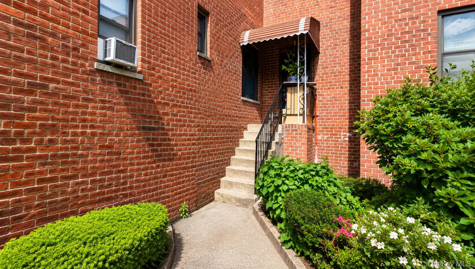 11 Bronx River Road 1m Property Photo 3