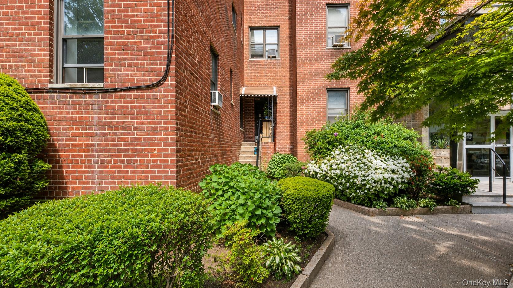 11 Bronx River Road 1m Property Photo 4