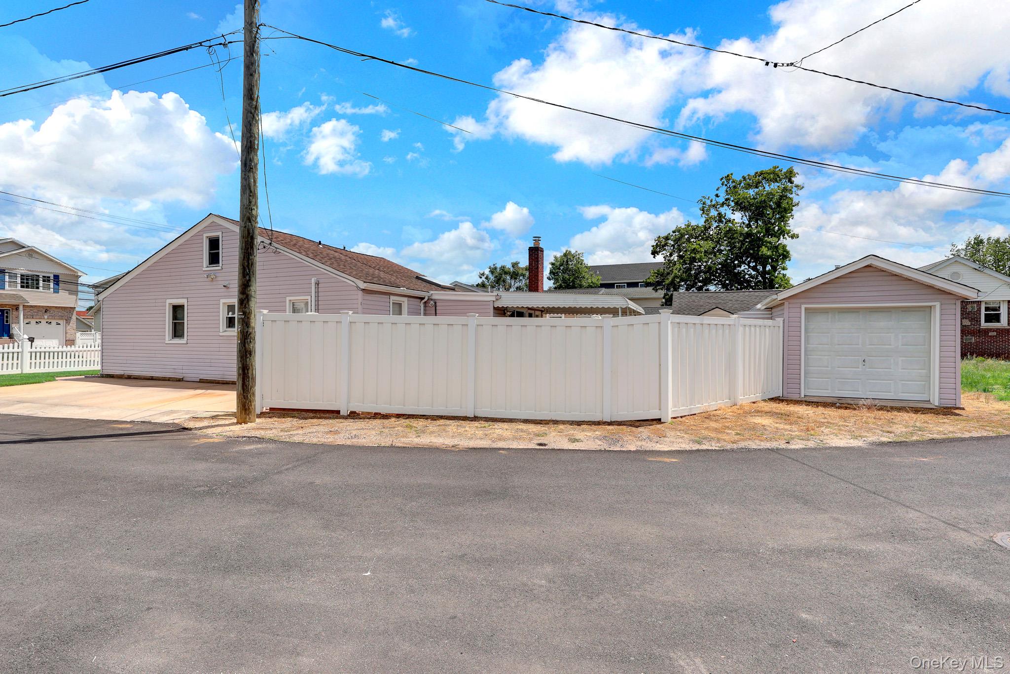 3104 Royal Avenue Property Photo 16