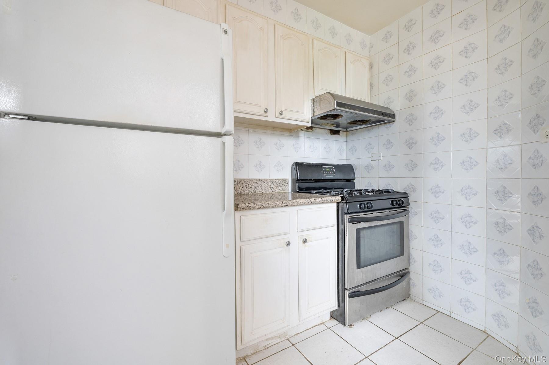 65-35 108 Street D5 Property Photo 6