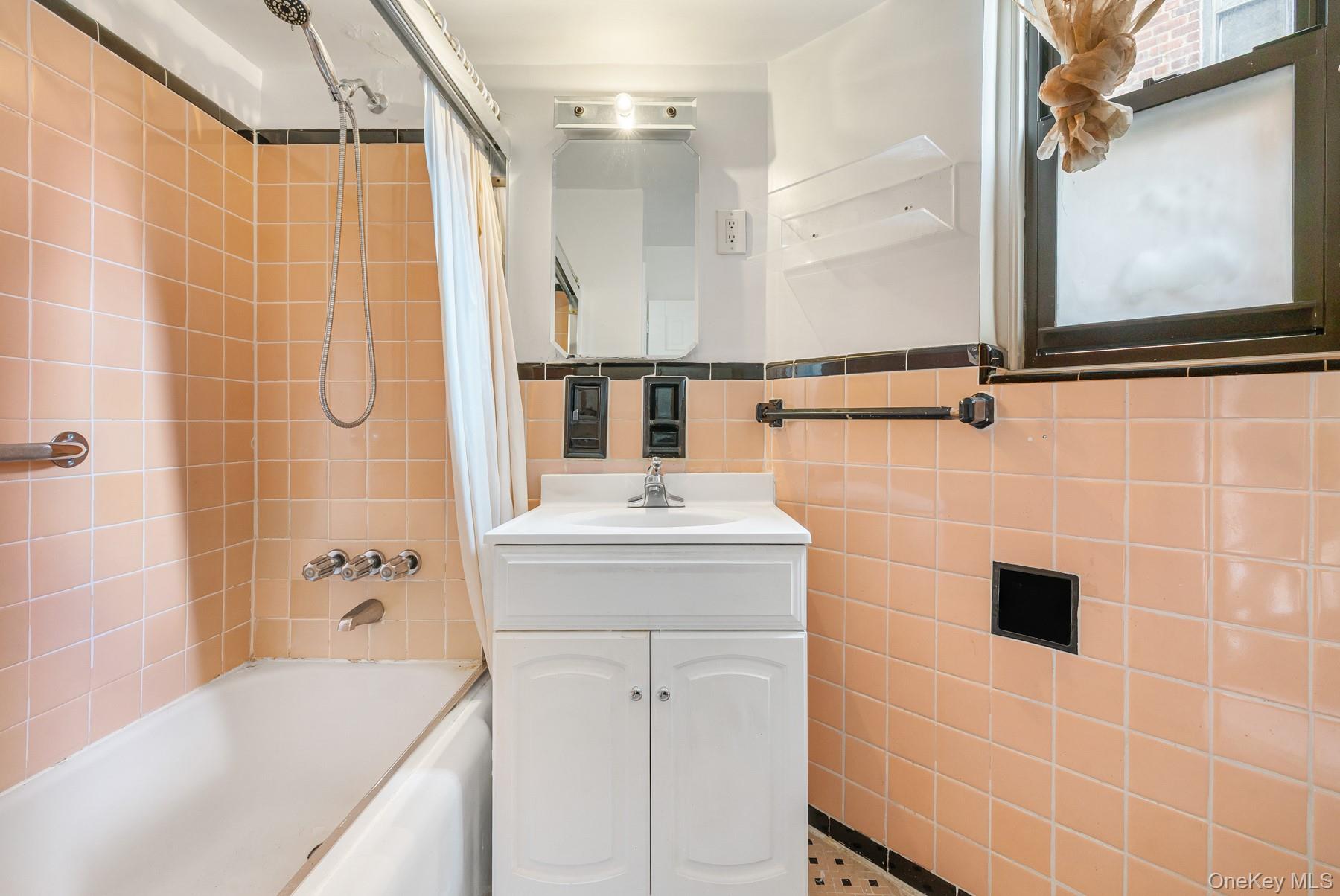 65-35 108 Street D5 Property Photo 10