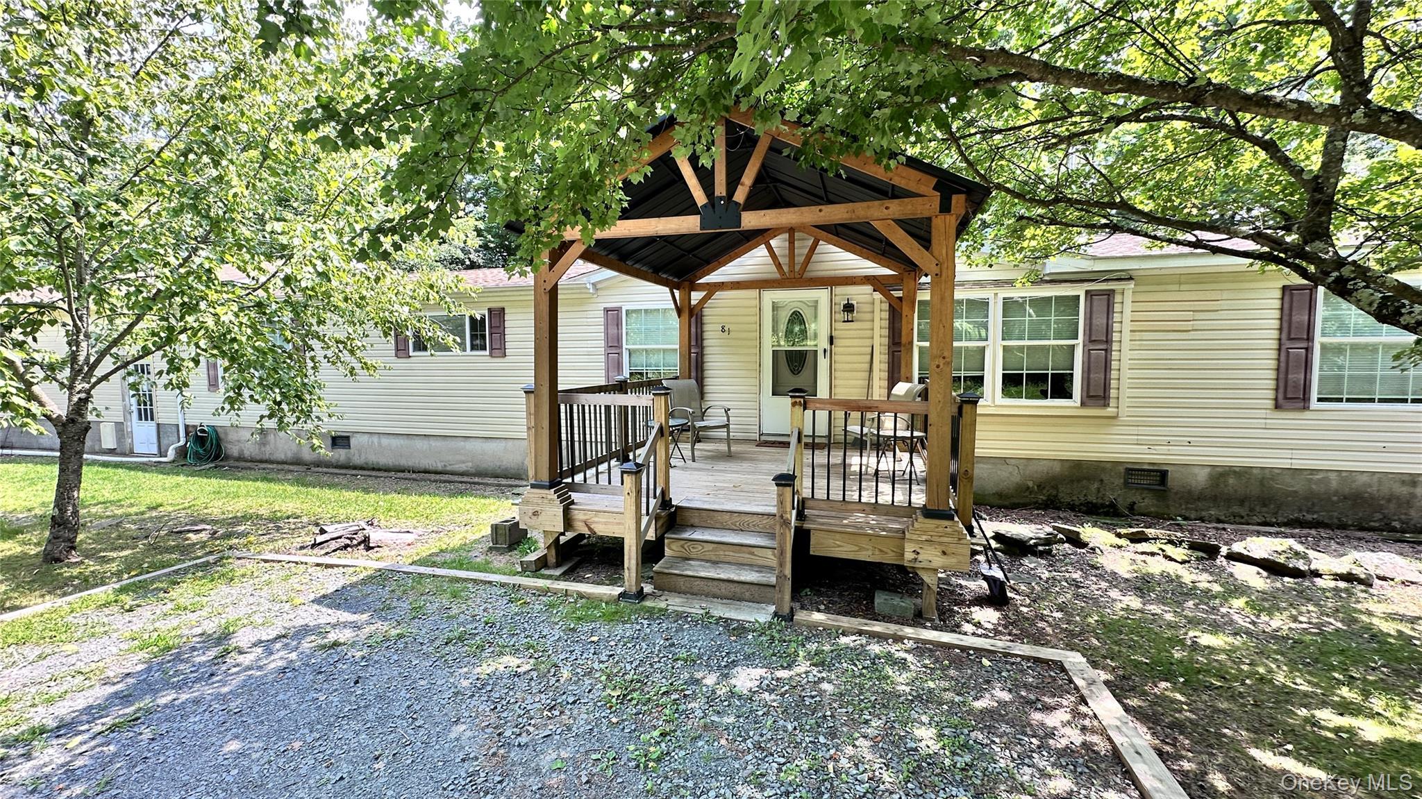 81 Lindholm Road Property Photo 1