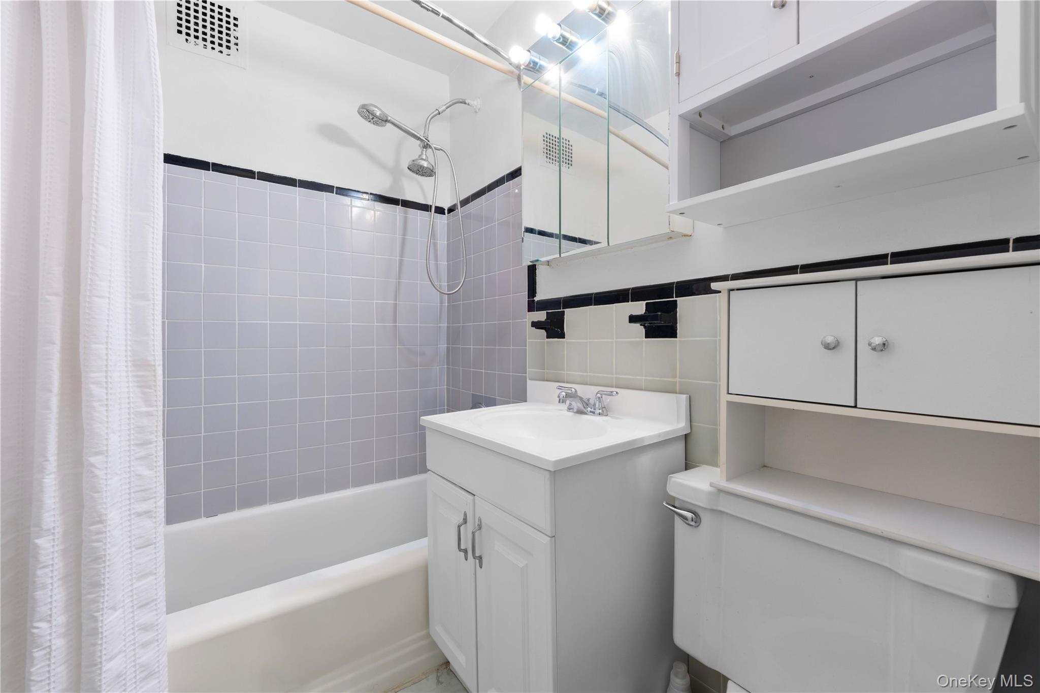 15 Canterbury C11 Property Photo 9