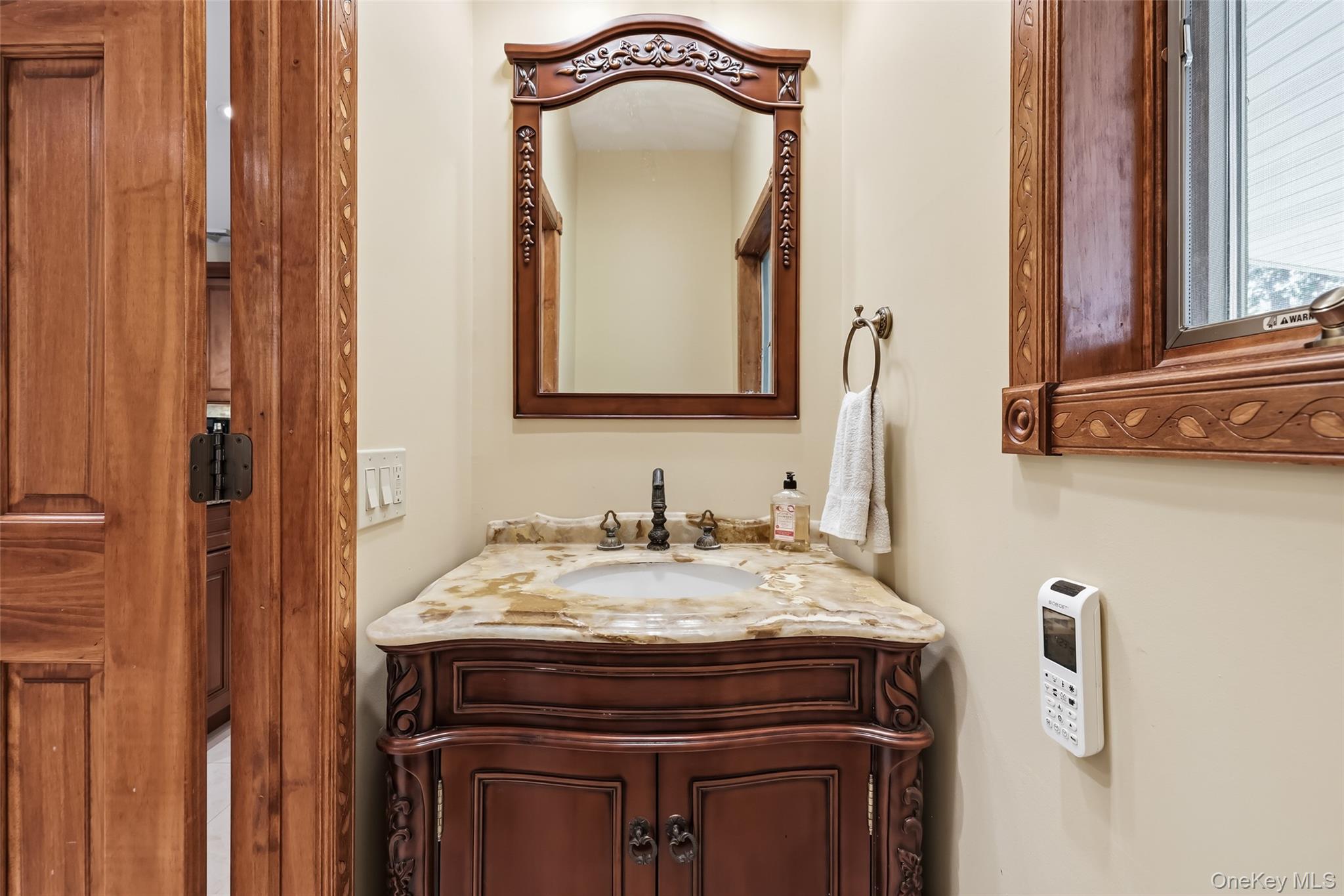 225 Old Willets Path Property Photo 12