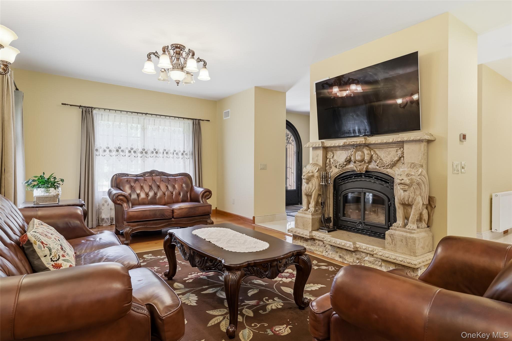 225 Old Willets Path Property Photo 15