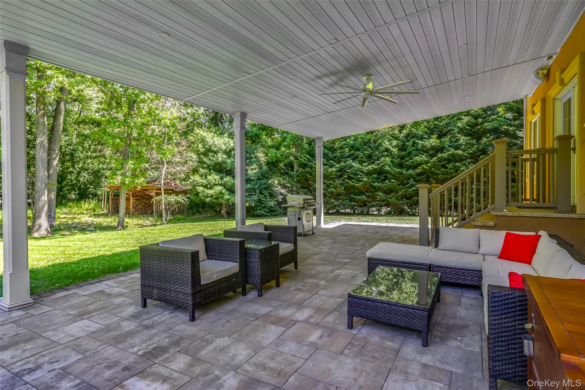 225 Old Willets Path Property Photo 30