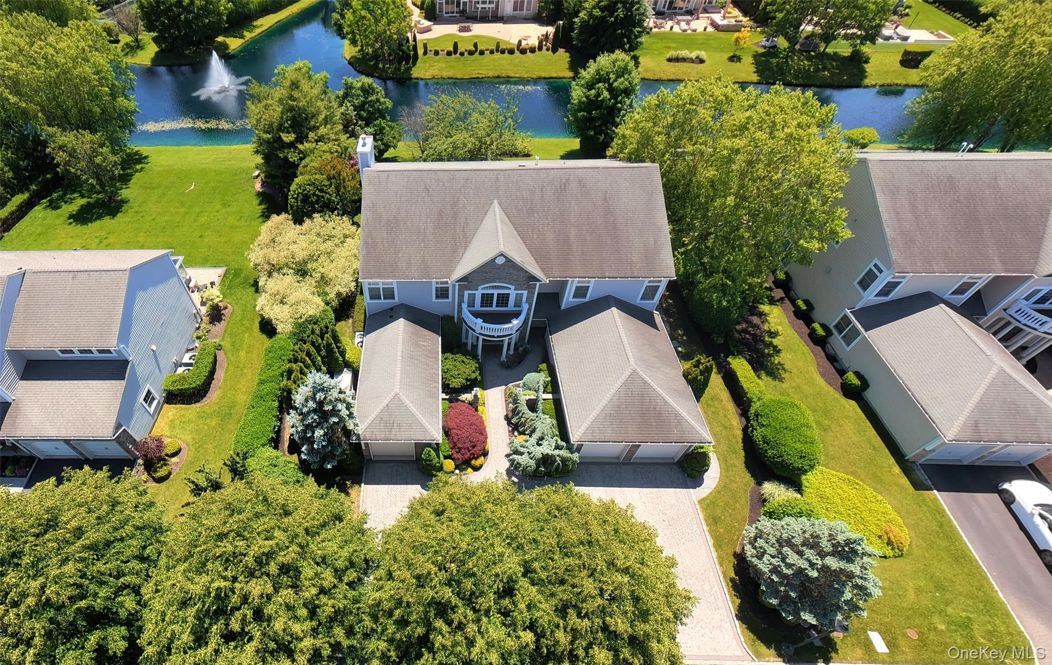 38 Hamlet Woods Drive Property Photo 1