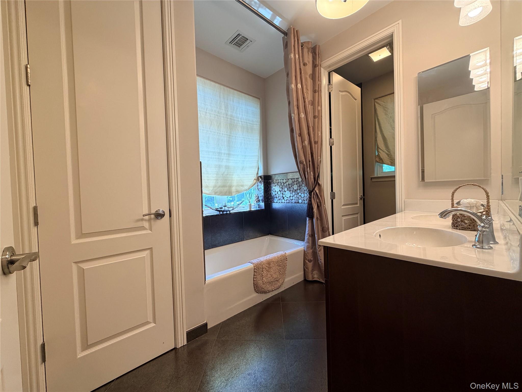 38 Hamlet Woods Drive Property Photo 28