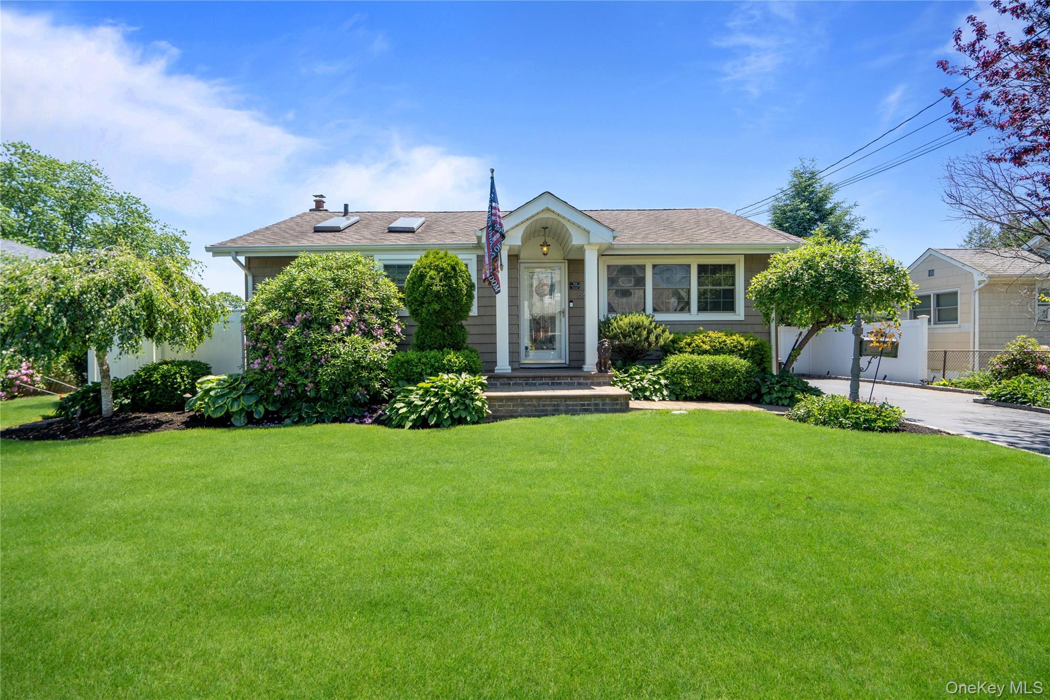 86 Claremont Avenue Property Photo 1
