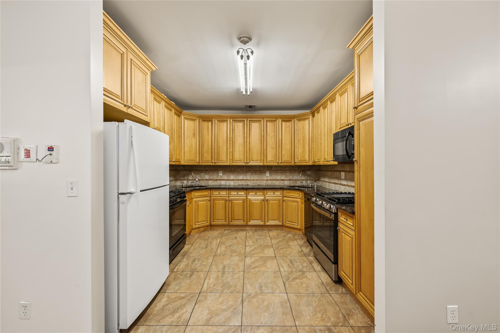 1206 Parkview Drive Property Photo 8