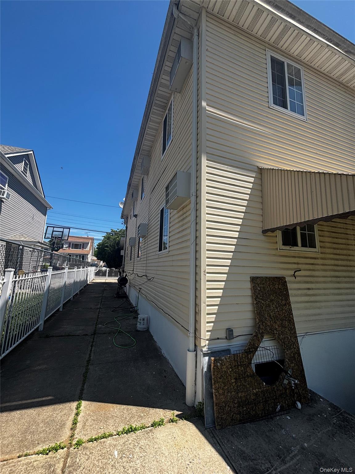 218-42 140th Avenue Property Photo 4