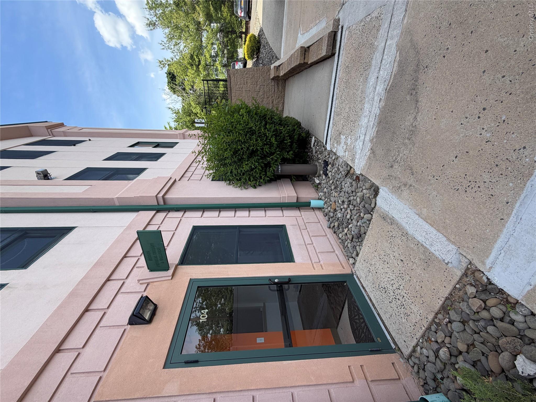 265 N Highland Avenue Suite 104 Property Photo 1