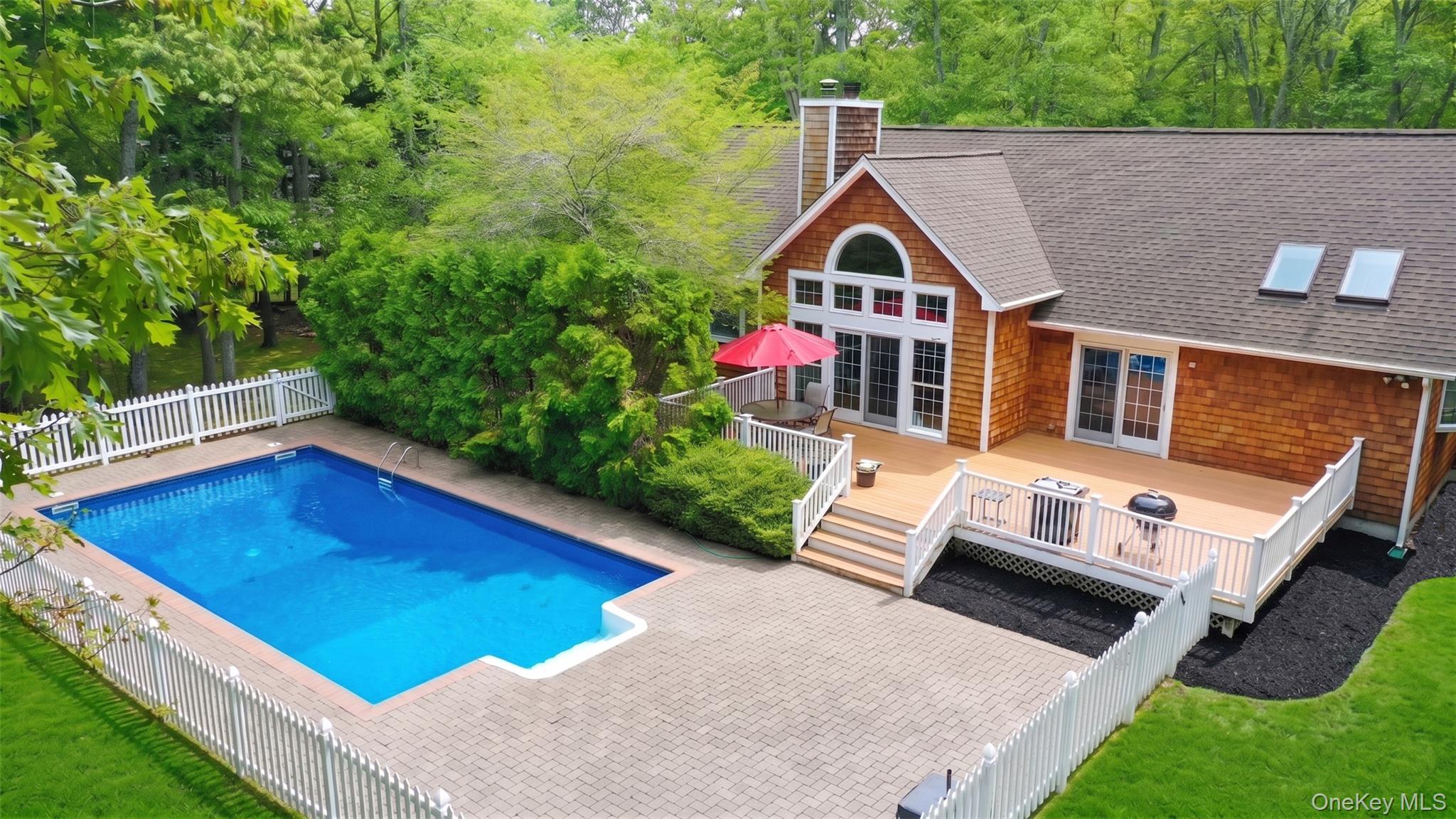 33 Windwood Court Property Photo 3