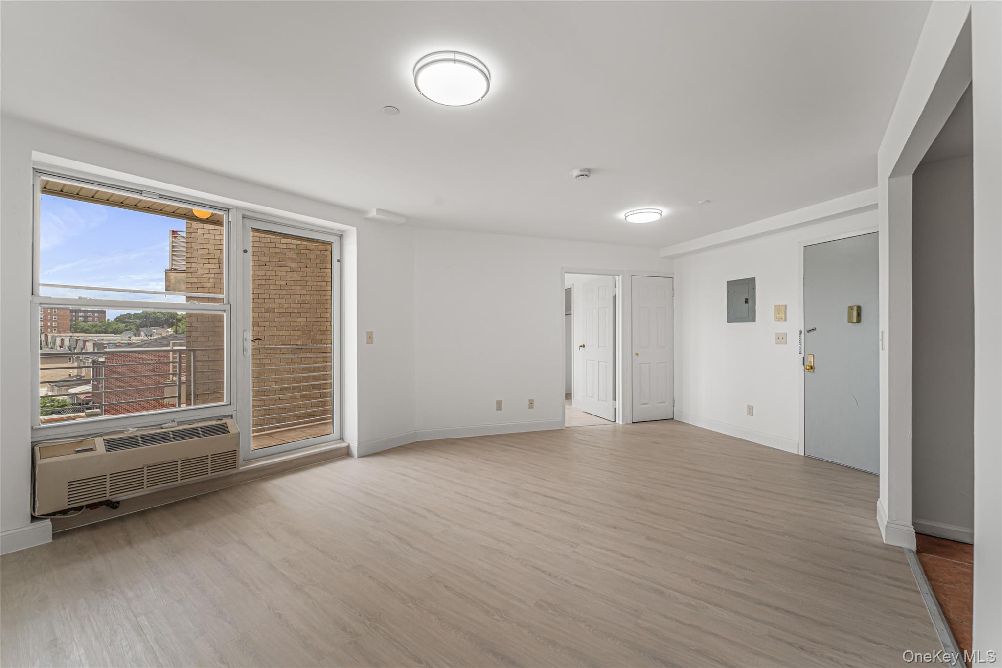81-15 Queens Boulevard 4h Property Photo 2
