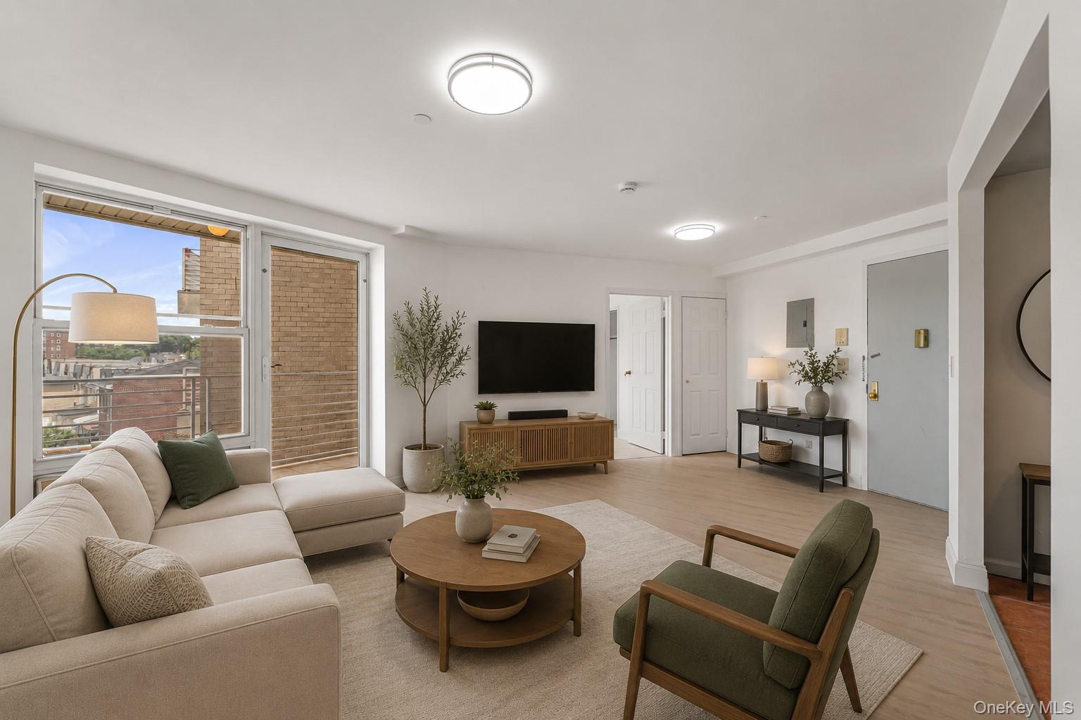 81-15 Queens Boulevard 4h Property Photo 3