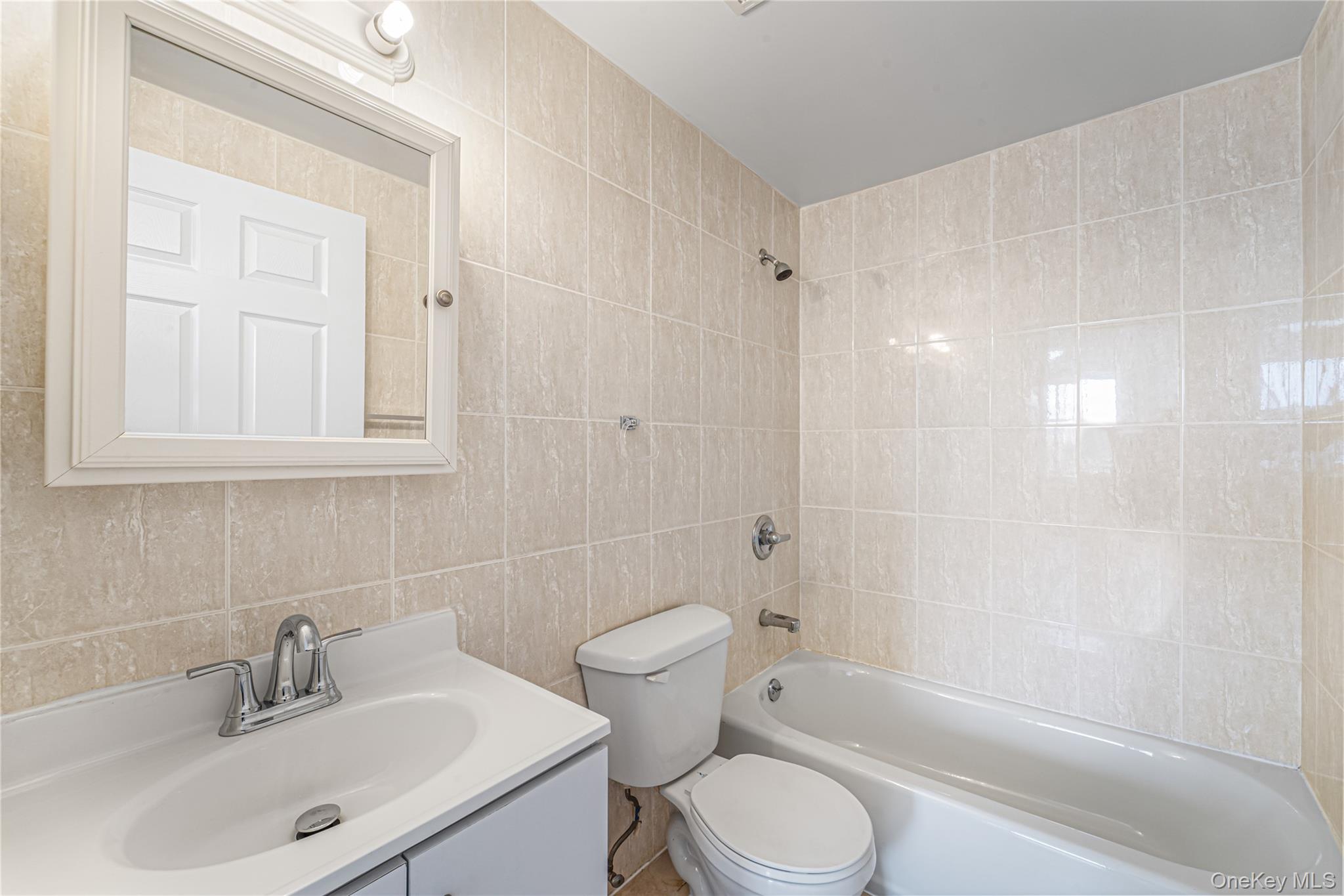 81-15 Queens Boulevard 4h Property Photo 8