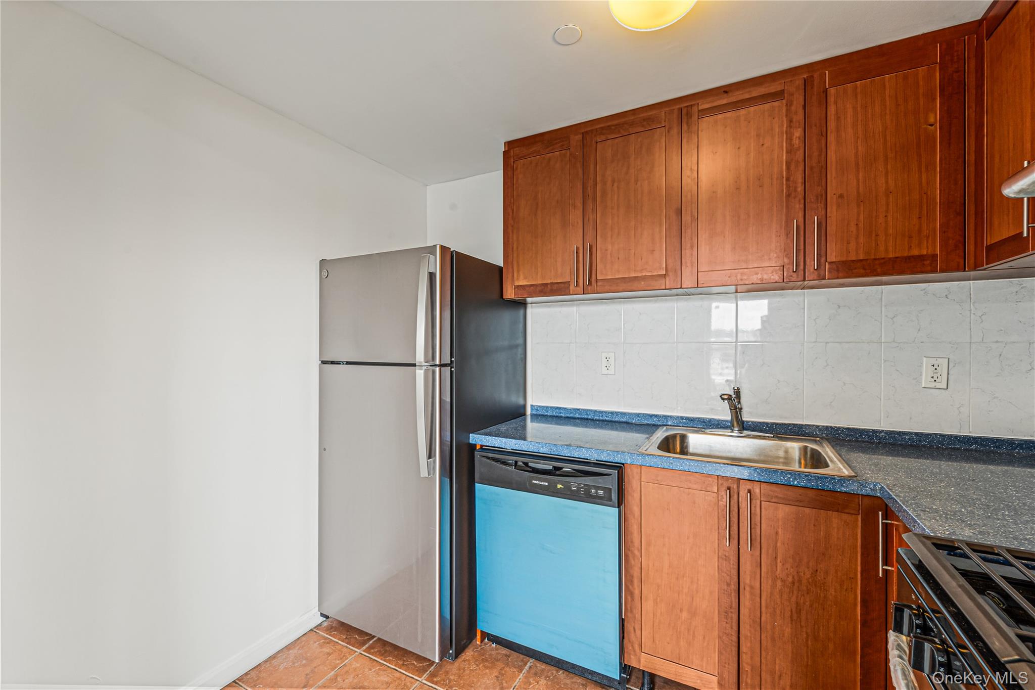 81-15 Queens Boulevard 4h Property Photo 13