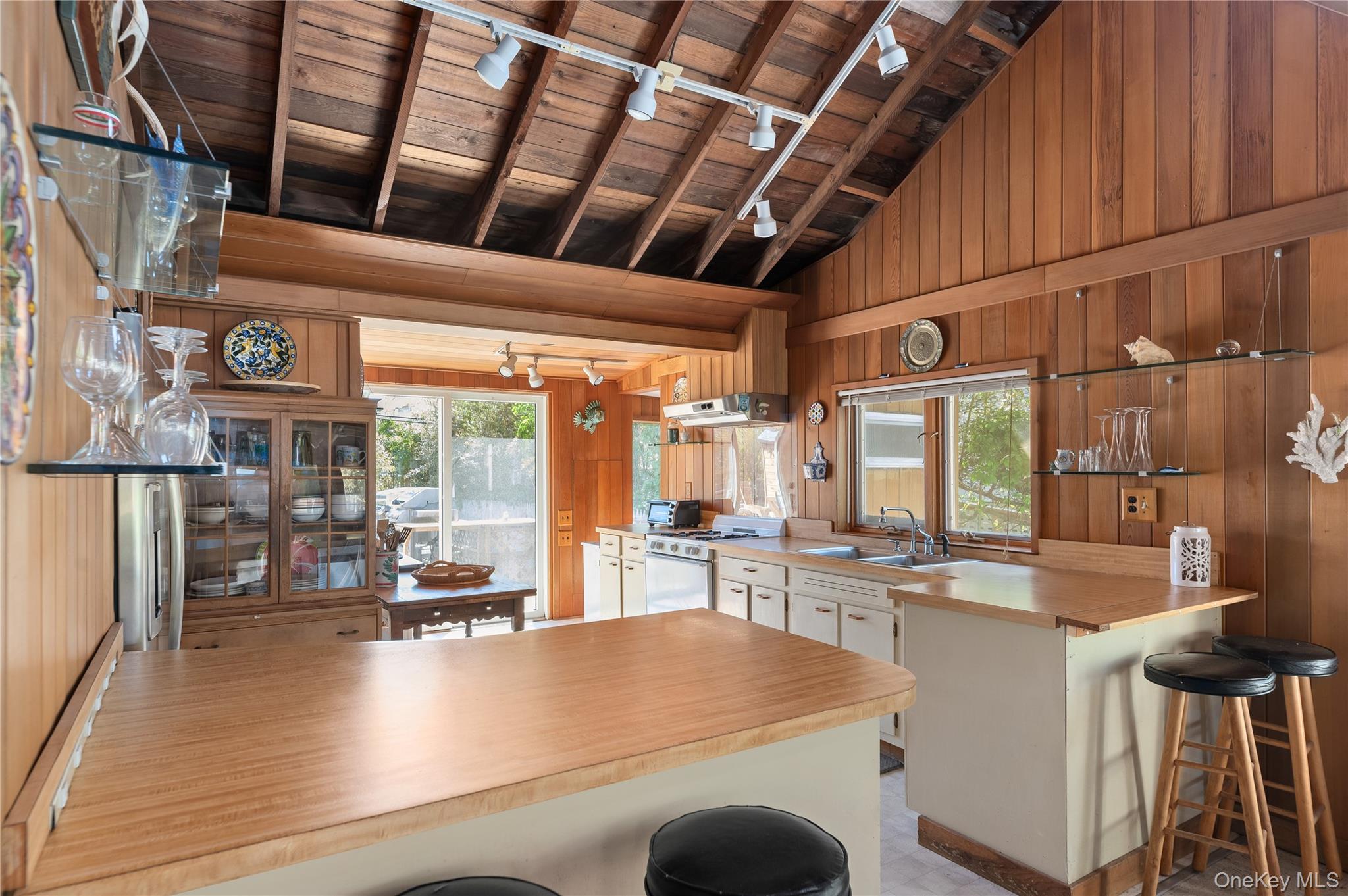 28 Ocean Road Property Photo 6