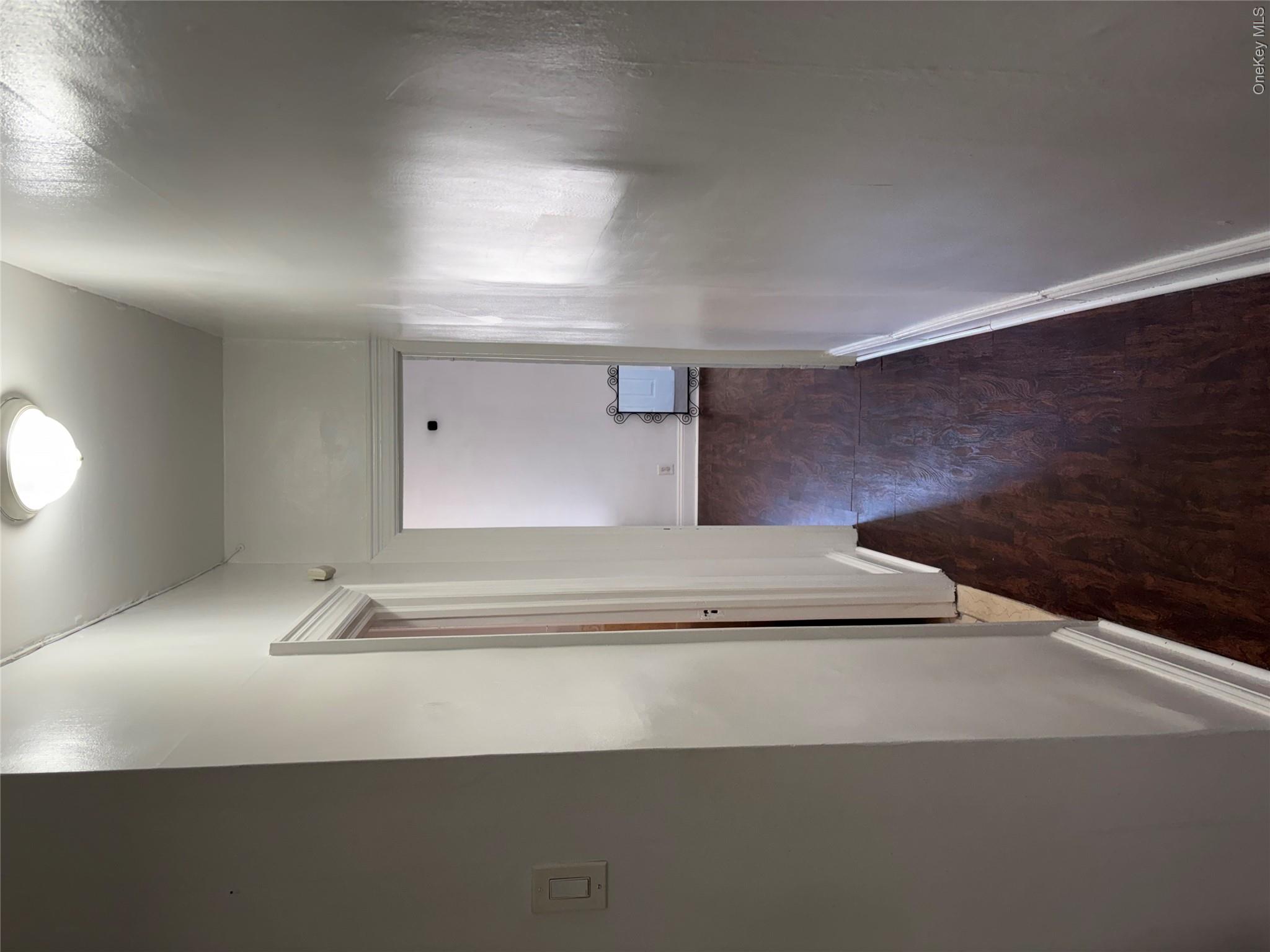 1712 Jarvis Avenue Property Photo 7