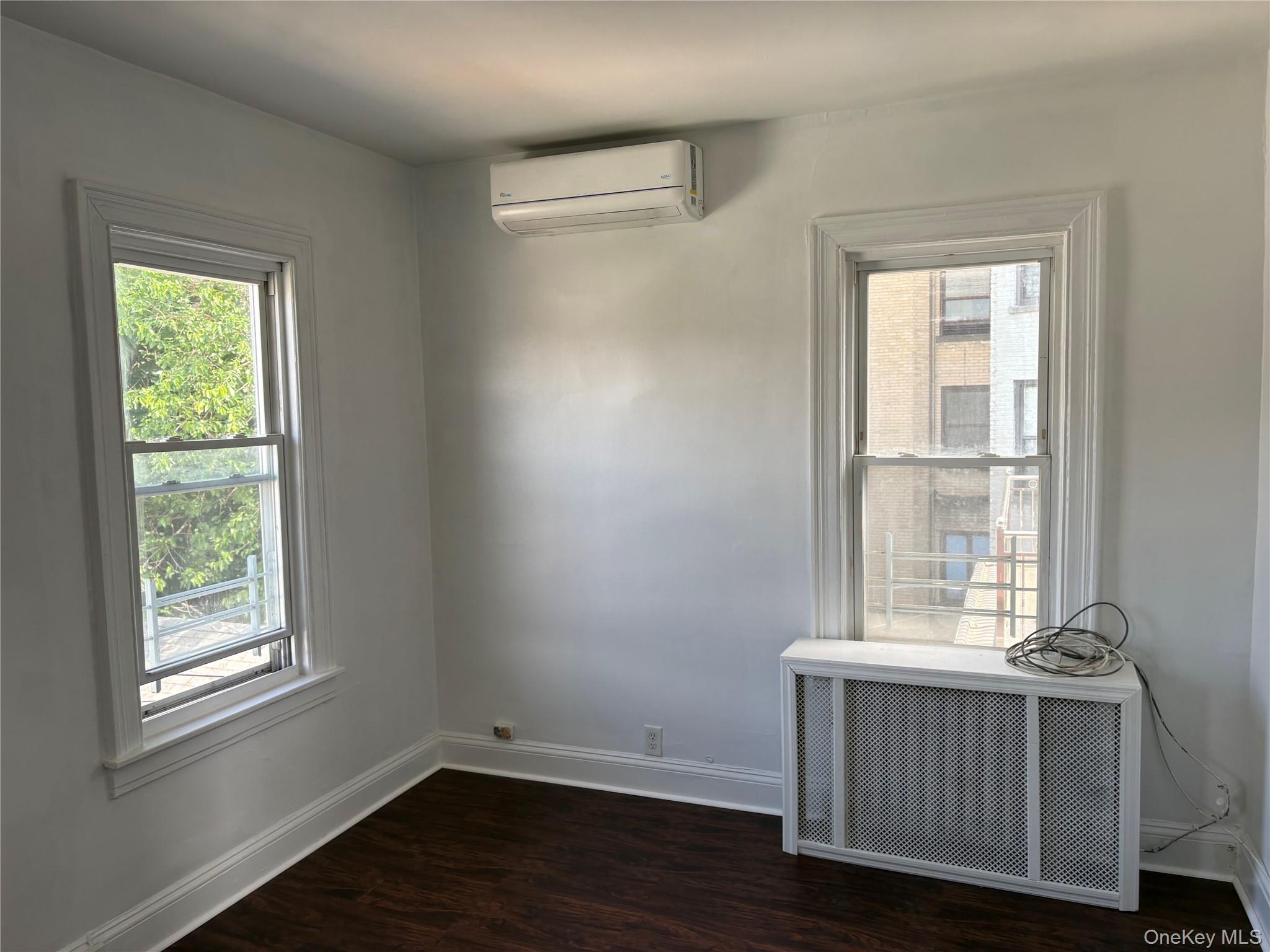 1712 Jarvis Avenue Property Photo 10