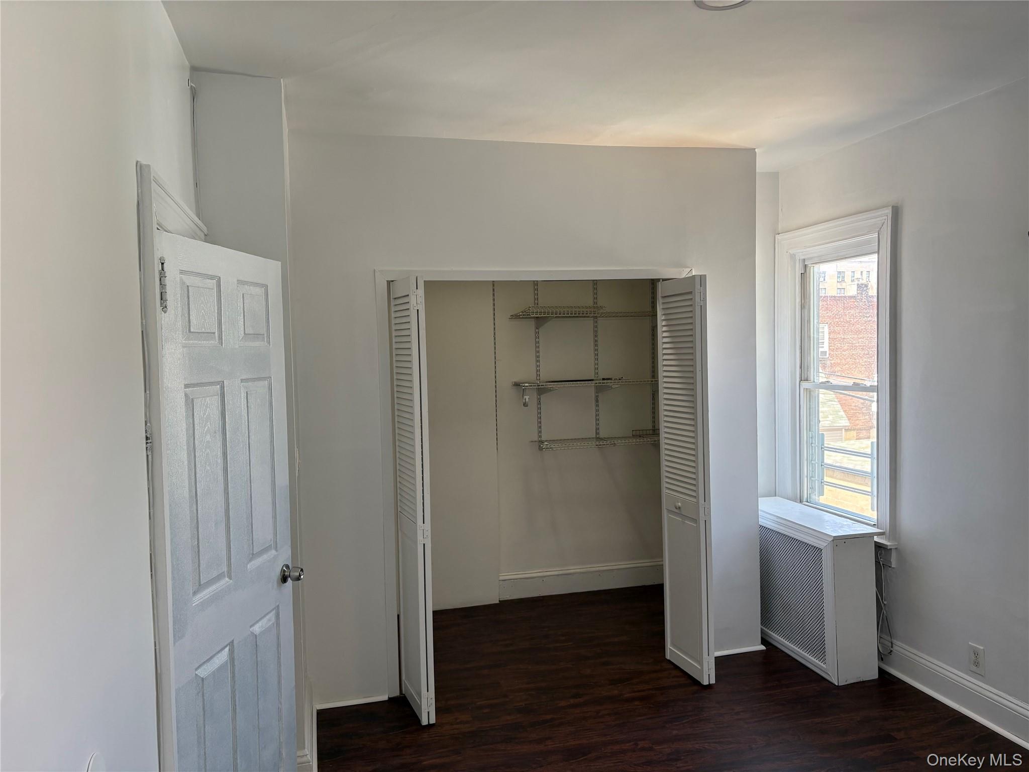 1712 Jarvis Avenue Property Photo 11