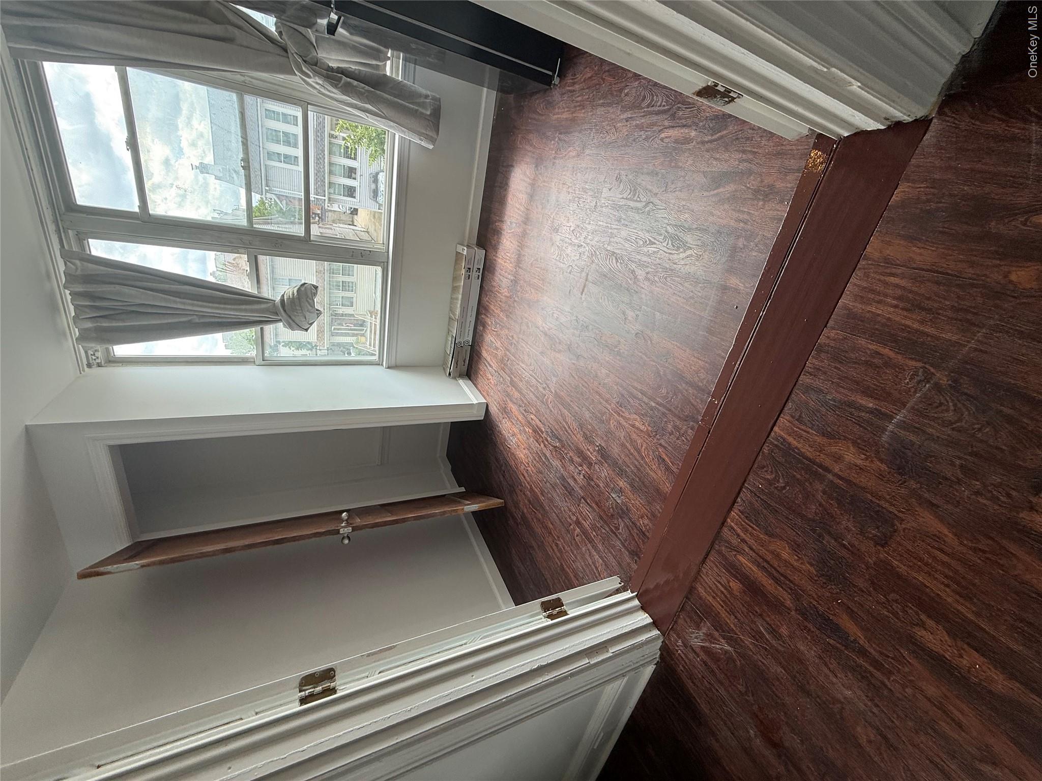 1712 Jarvis Avenue Property Photo 14