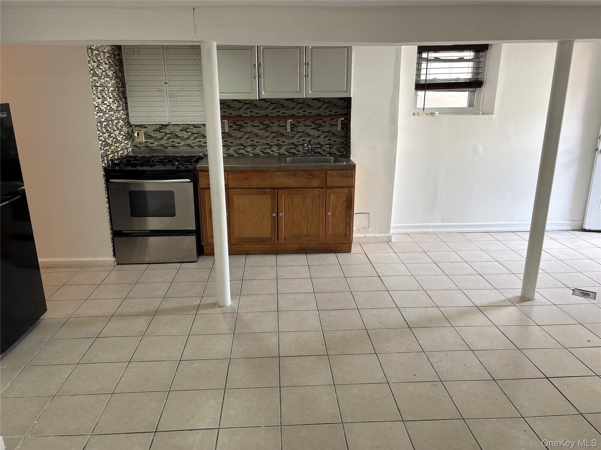1712 Jarvis Avenue Property Photo 19