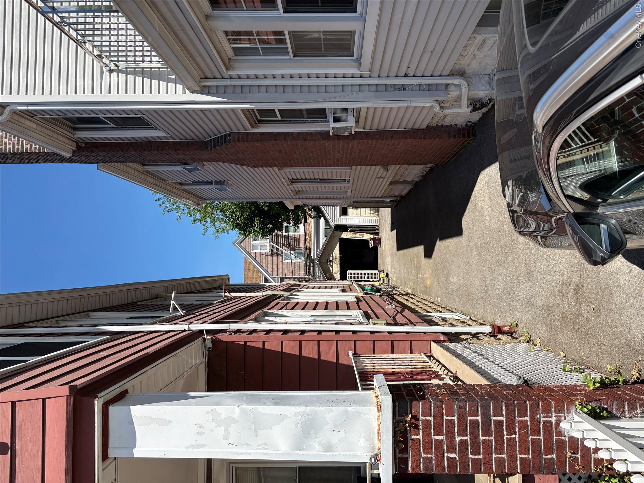 1712 Jarvis Avenue Property Photo 21