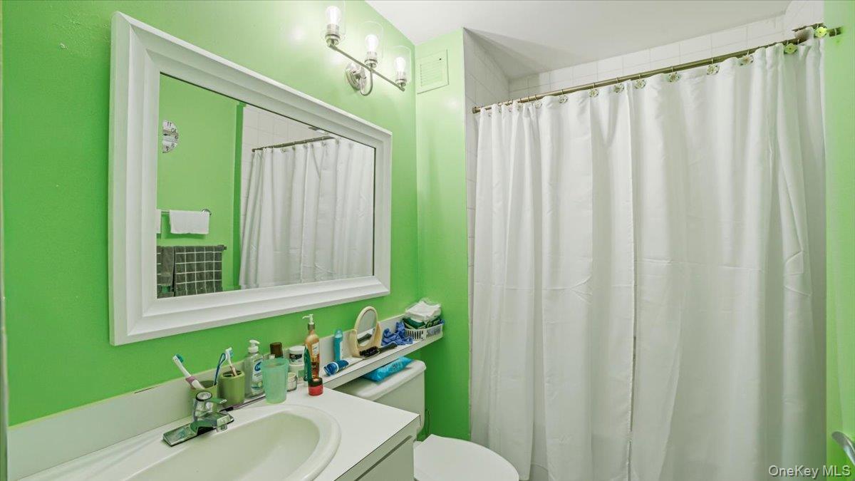 421 N Broadway 28 Property Photo 7