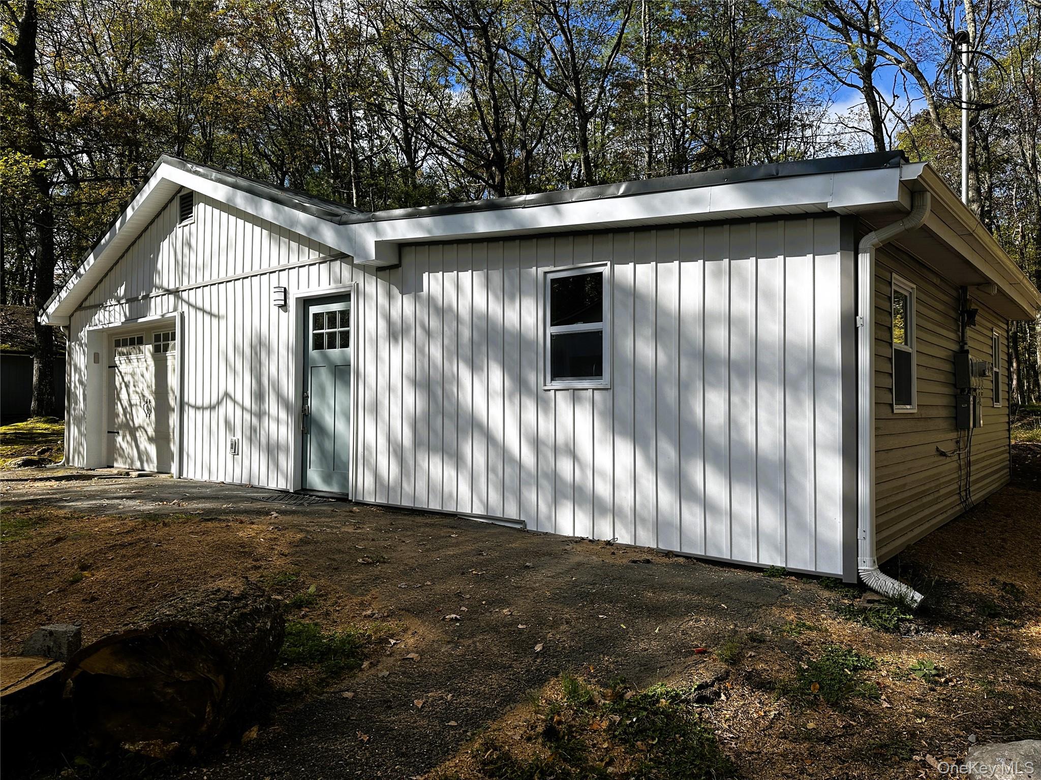 85 Delaware Trail Property Photo 2