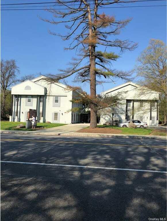 275 N Middletown Road 1x Property Photo 2