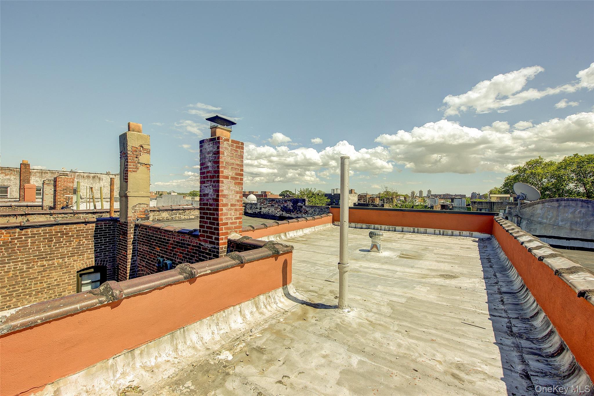 99-11 42 Avenue Property Photo 21
